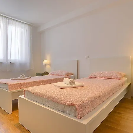 Sebastiano A Apartamento Peroj